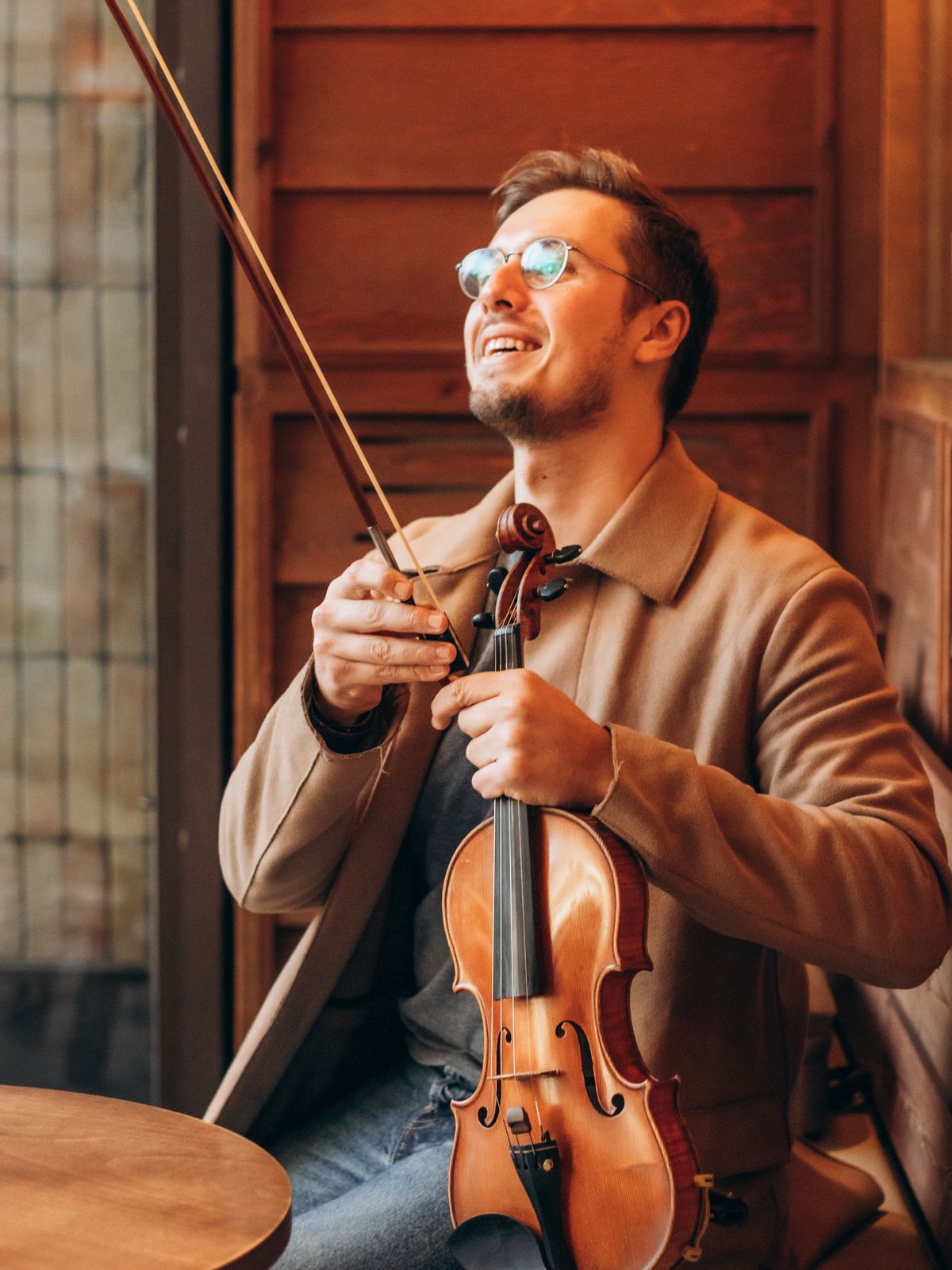 Retrato de Sergey Maiboroda con su violín